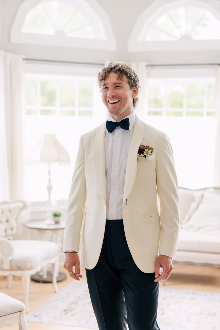 groom-prep-getting-ready-nj-wedding-laughing